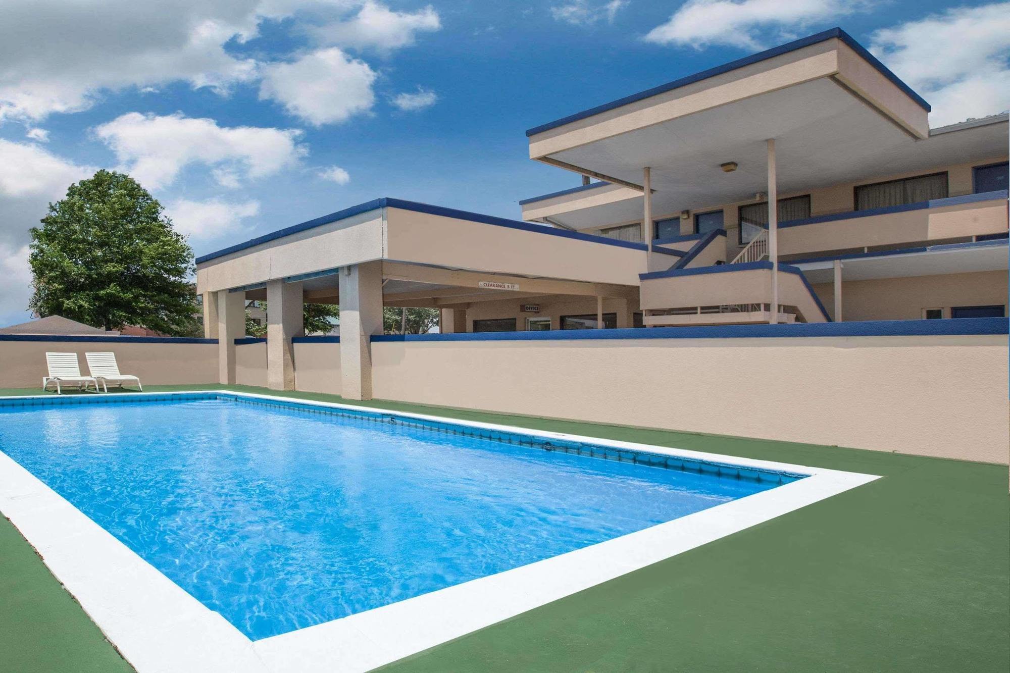 Travelodge By Wyndham Lafayette Ngoại thất bức ảnh